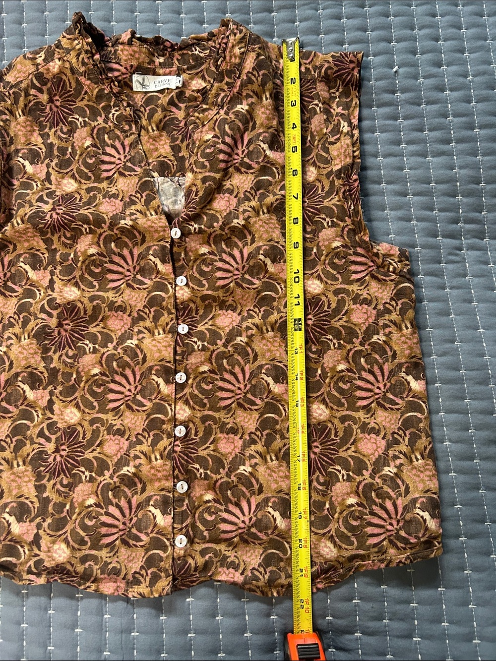 Carve Designs Floral Sleeveless Button Blouse in Brown and Pink - Picture 4 of 7